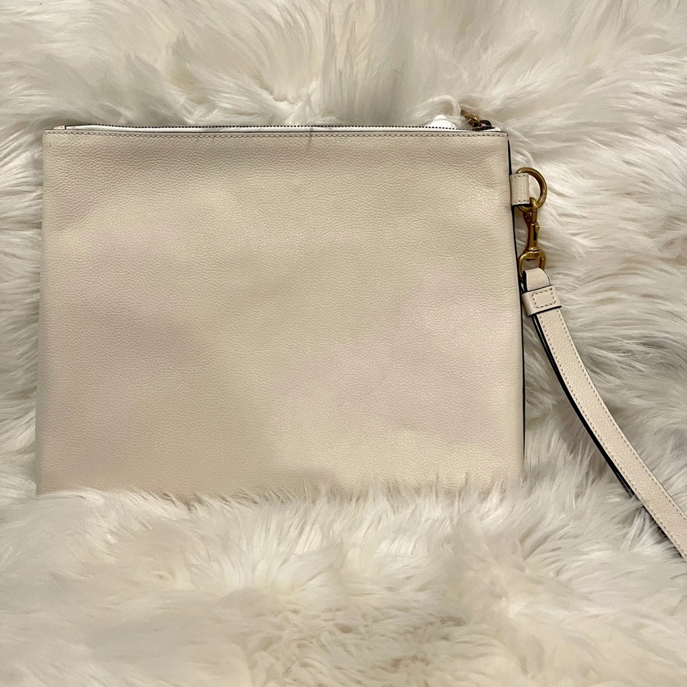 *SOLD* on ♏️erc - GUCCI Wristlet - Picture 9 of 16
